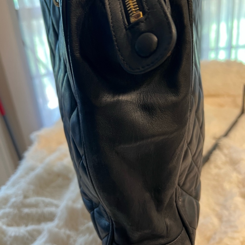 Vintage Chanel Black and Gold Quilted Shoulder Bag - Picture 4 of 16